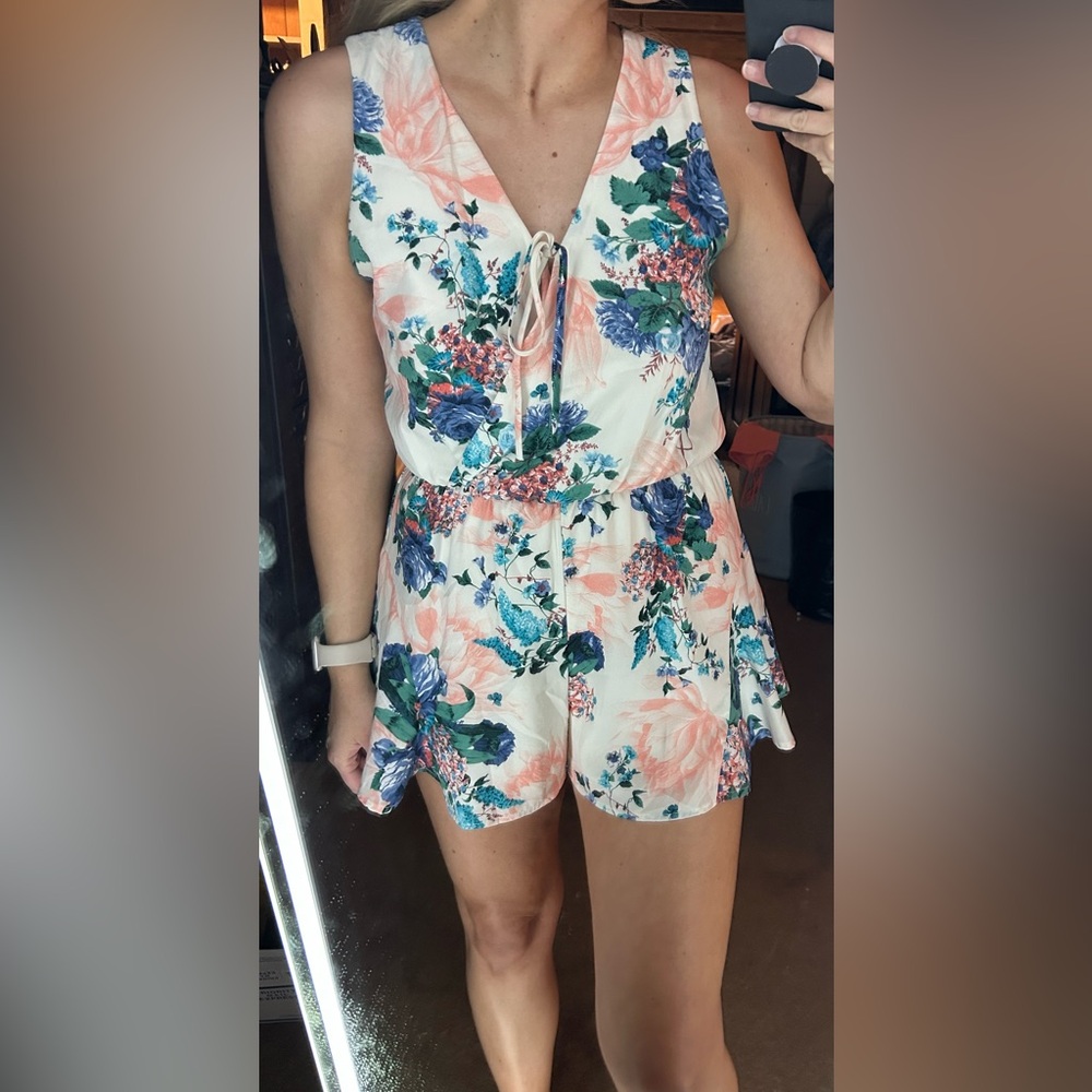 Peppermint | NWOT Floral Romper - Picture 4 of 13